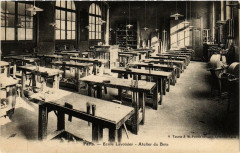 Paris 5e Ecole Lavoisier. Atelier du Bois -
																					75005 Paris 5e
																			