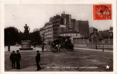 Carte postale ancienne La Statue de Francis Garnier
                                                                     à Paris 14e
                                