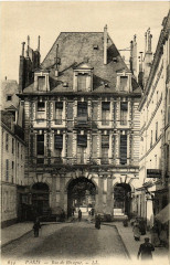 Paris 4e Rue de Birague -
																					75004 Paris 4e
																			