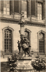 Paris 1e Statue de Raffet