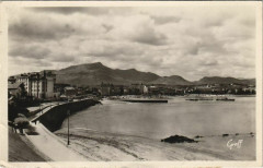 St.Jean de Luz La rade et le Massif France
