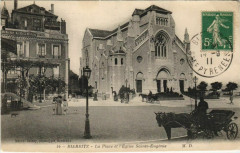 Biarritz La Place et l'Eglise Sainte-Eugenie France à Biarritz
