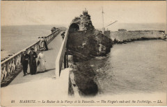 Biarritz Le Rocher de la Vierge et la Passerelle à Biarritz