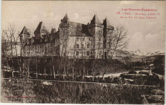 Pau Chateau Henri Iv et le Pic du Midi d'Ossau à Pau