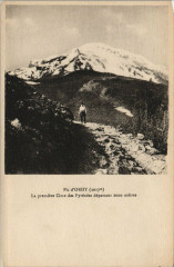 Pic d'Orhy - La Premiere Cime des Pyrenees Depassant 2000 Metres