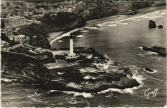 Biarritz Vue Aerienne - Le Phare - Les Falaises - Le Grande Plage à Biarritz