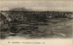 Biarritz Vue Generale et les Pyrenees à Biarritz