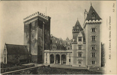 L'Entrée du Château, Cour d'Honneur à Pau