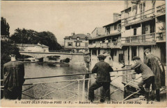 St.Jean Pied de Port Maisons Basques, La Nive France -
													64 Pyrénées Atlantiques
												