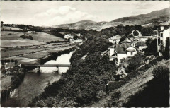 Cambo les Bains Vue sur la Nive France à Cambo-les-Bains