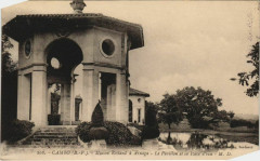 Cambo les Bains Le Pavillon et sa Piece d'eau France à Cambo-les-Bains