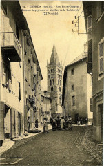 05 Hautes-Alpes Embrun rue emile Guigues animated -
													02 Aisne
												