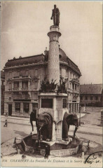 Chambery La Fontaine des Elephants et la Societe Generale