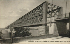Saumur Viaduc sur la Loire France à Saumur