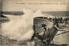 Biarritz Effet de Vague a la Digue du Rocher de la Vierge France à Biarritz