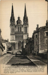 Angers Cathedrale et Montee Saint-Maurice France à Angers
