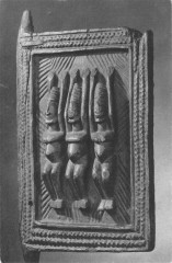 Paris Musee De L'Homme Afrique Noire Volet De Grenier Orne De Personnages