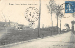 Eragny La Place Et Ecole Des Filles