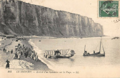 Le Treport Arrivee D'Un Hydravion Sur La Plage