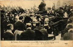 Carte postale ancienne M. Delanney Préfet de la Seine, recevant MM. Poincaré et Fallières à leur arrivée à l'Hôtel de Ville
                                                                     à Paris 4e
                                