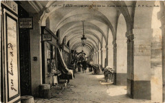 Paris 4e Arcades de Place des Vosges à Paris 4e