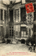 Paris 4e Les Francs-Bourgeois. Perron dentrée à Paris 4e
