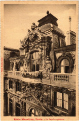 Paris 4e Ecole Massillon. La Façade superieure à Paris 4e