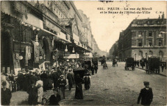 Paris 4e La rue de Rivoli. Bazar de l'Hotel de Ville à Paris 4e