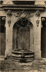 Vieux Paris 4e Rue des Lions. Puits-Fontaine Louis Xv -
																					75004 Paris 4e
																			
