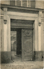Vieux Paris 4e Quai de Bethune. Porte de l'Hotel -
																					75004 Paris 4e
																			