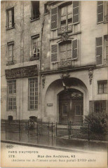 Carte postale ancienne Paris 3e 42, rue des Archives
                                                                     à Paris 3e
                                