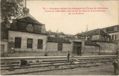 Carte postale ancienne Rue de Sèvres - Ancienne maison de campagne du Prince de Cellamare  Pension de l'abbé Rollin, puis couvent des soeurs de la Croix-Saint-André
                                                                     à Paris 7e
                                