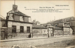 Carte postale ancienne Rue de Sèvres
                                                                     à Paris 7e
                                