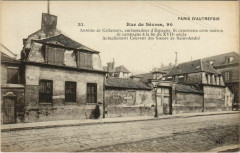 Carte postale ancienne Rue de Sèvres
                                                                     à Paris 7e
                                