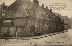 Carte postale ancienne La Petite Halle - Ancienne Boucherie
                                                                     à Paris 11e
                                
