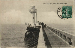 Calais Le Phare de la jetée à Calais