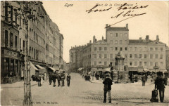 Lyon - Place de la Croix-Rousse à Lyon