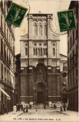 Lyon - Rue Bonald et l'Eglise Saint-Andre à Lyon