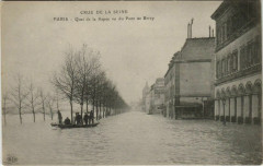 Carte postale ancienne Crue de la Seine - Quai de la Rapée vu du Pont de Bercy
                                                                     à Paris 12e
                                