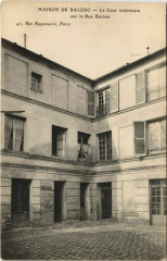 Maison de Balzac - La Cour intérieure sur la Rue Berton - Rue Raynouard à Paris 16e