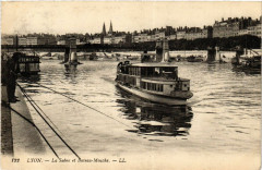 Lyon La Saone et Bateau-Mouche à Lyon