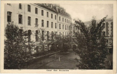 Paris 5e 21, rue Descartes cour des Accacias à Paris 5e