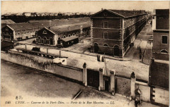 Lyon Caserne de la Part-Dieu Porte de la Rue Massena à Lyon