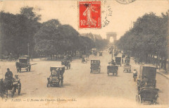 Paris L'Avenue Des Champs Elysees