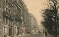 Place des Batignolles à Paris 17e