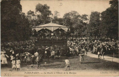 Carte postale ancienne Passy - La Muette à l'Heure de la Musique
                                                                     à Paris 16e
                                