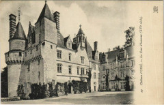 Chateau d'Usse La Cour d'honneur France -
													36 Indre
												