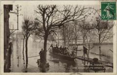Rueil Les voyageurs venant de la gare France