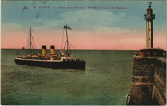 Dieppe - La Jetee et le Steamer Paris Ships