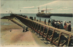 Calais - The Queen dans les Jetees Ships